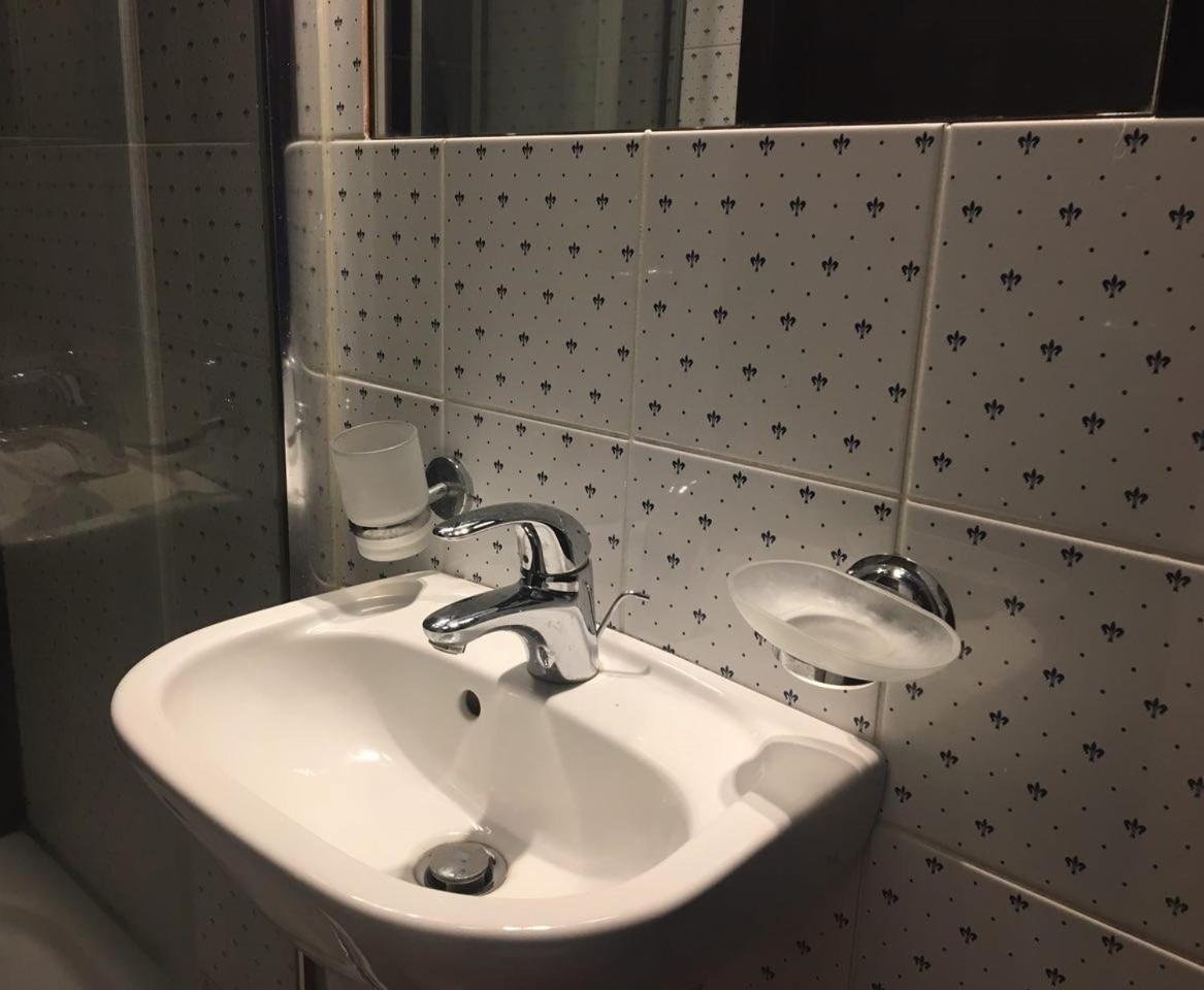Tsaritsynskiy Hotel Charkiv Esterno foto